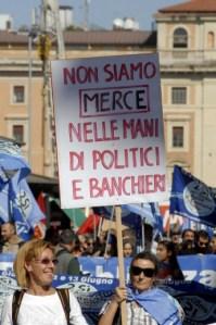 La rabbia contro l’arca dei potenti