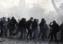 Roma, guerriglia in piazza San Giovanni