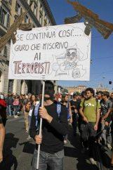 Roma, la peggio gioventu’: la guerriglia dei black bloc