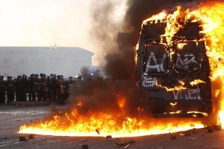 Indignati a Roma – 15 ottobre 2011 è guerra civile