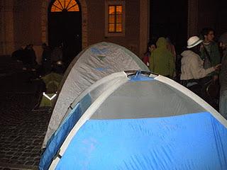 Domani alle 11 Assemblea a Piazza Santa Croce in Gerusalemme. L'indignazione non è morta.