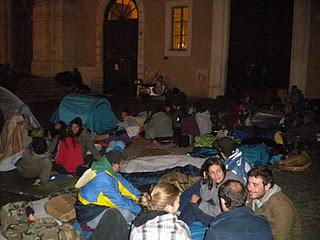 Domani alle 11 Assemblea a Piazza Santa Croce in Gerusalemme. L'indignazione non è morta.