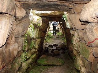 ARCHEOLOGIA SARDA: Visita alla Tomba Dei Giganti 