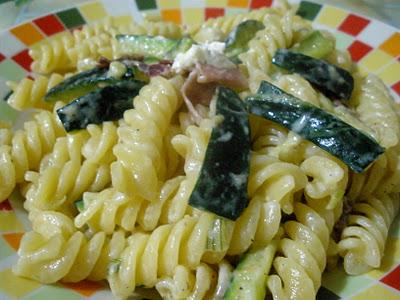 FUSILLI CON SPECK E ZUCCHINE