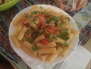 Pasta cozze e pomodoro