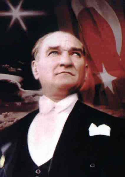 Atatürk e l’AKP, nessun attacco frontale
