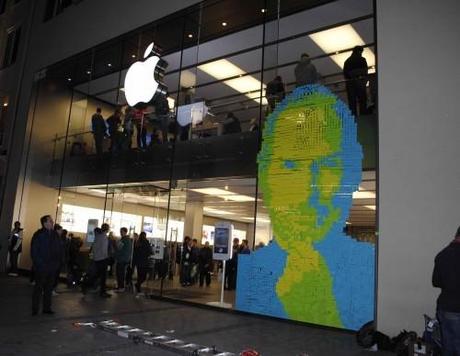 Tributo per Steve Jobs fatto con 4001 Post-it