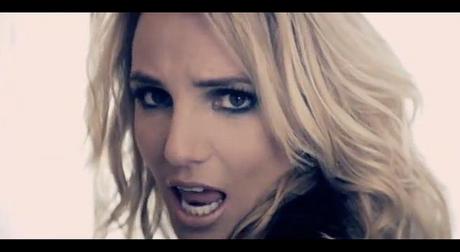 britney-spears-criminal-07