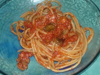 spaghetti melanzane e pancetta