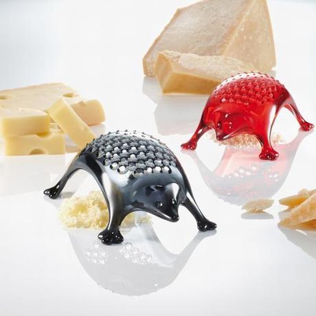 http://www.source-promo.com/media/catalog/product/cache/2/thumbnail/9df78eab33525d08d6e5fb8d27136e95/K/O/KOZIOL+Cheese+Grater+KASIMIR+transparent,KO3079_2.jpg