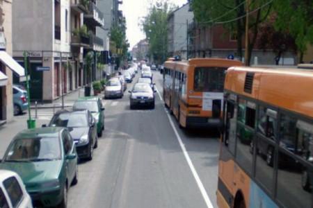 Milano Affori via astesani 32 450x300 Milano   Affori: 70enne investita e uccisa da camion