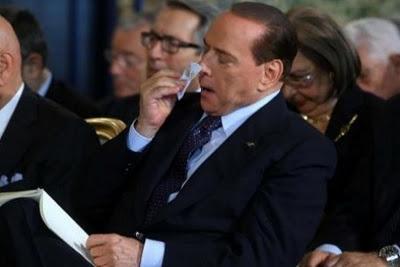 Berlusconi fa sogni d'oro alla cerimonia per i cavalieri del lavoro