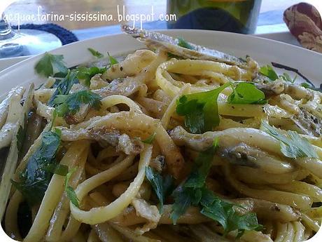 ...linguine con cannolicchi e salsa di melanzane e olive verdi e...la pasta choux!