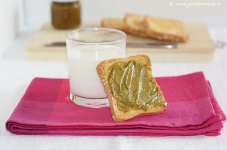 Crema spalmabile al pistacchio e cioccolato bianco