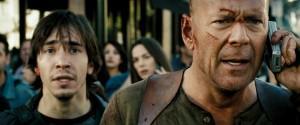 Live Free or Die Hard - Justin Long e Bruce Willis Die Hard Story: l’Azione è Servita!