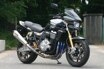 Kawasaki ZRX 1200 DAEG by Nojima Japan