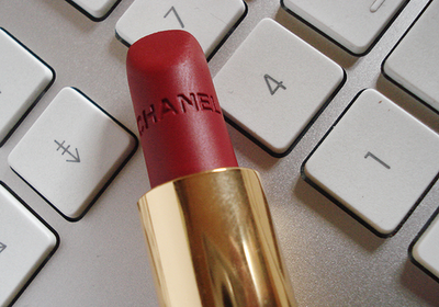 Chanel Rouge Allure Velvet in 39 La Fascinante