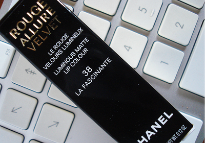 Chanel Rouge Allure Velvet in 39 La Fascinante