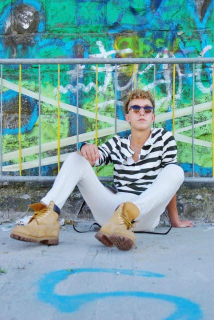 My friends are better than yours