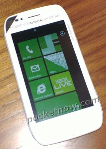 Le prime foto del Nokia Sabre Windows Phone 7.5 mango