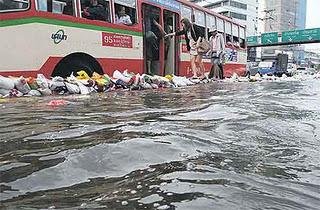 Aggiornamento alluvione a Bangkok Thailandia - 48 ore dopo l'allarme la Città è Salva!