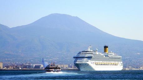 La Costa Serena e la manovra di accosto.