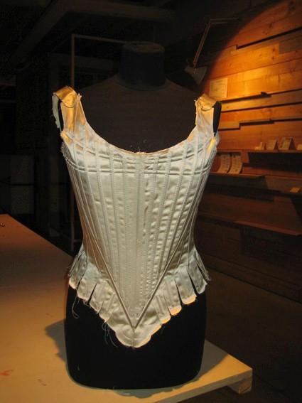 CORSET MAKING WORKSHOP INTERMEDIATE- COME FARE UN CORSETTO DEL 1700