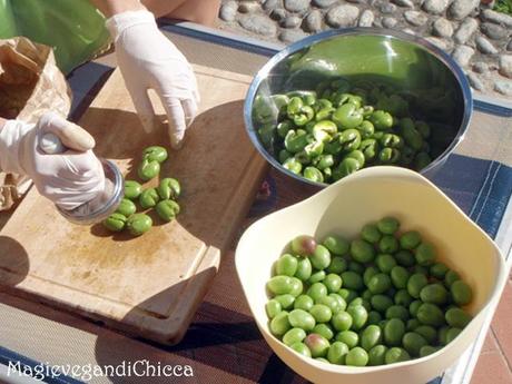 Alivi scacciati e cunzati (olive schiacciate condite)!
