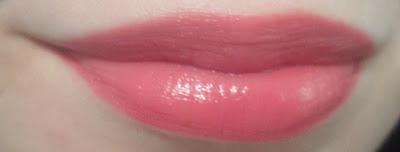 MAYBELLINE NEW YORK - Hydra Extreme Lipstick Review + Photos/Swatches