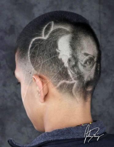 Fan rende omaggio a Steve Jobs con un taglio di capelli Incredibile![foto all'interno]