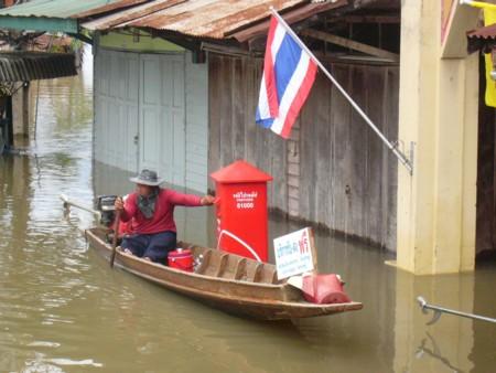 Alluvioni Thailandia: aiuti italiani ad Uthai Thani (II parte).