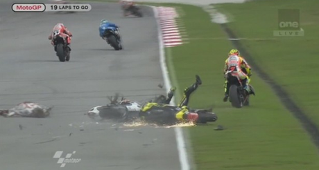 La drammatica fotosequenza dell’incidente a Simoncelli