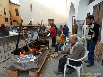 Castagnata in piazza a Isolabona