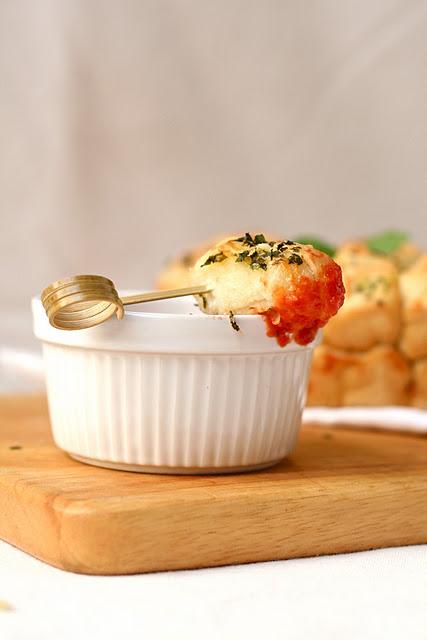 Pull-apart bread...un grande...finger food!