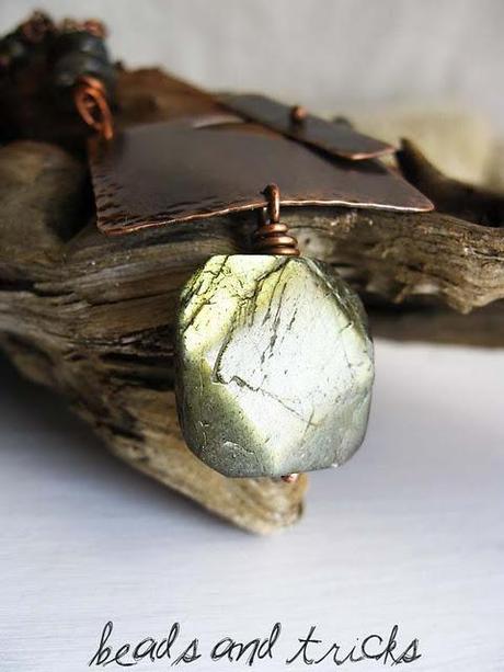 Newborn: labradorite e rame