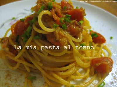 When I was 17: la mia pasta al tonno (con cipolla rossa, pomodorini, capperi, bottarga e erba cipollina)