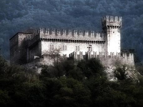 Nel Castello di Montebello con AZZURRINA - Fantasmi Italiani/Italian Ghosts - Part 1