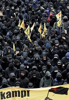 Nella testa di un Black-Bloc (una specie di lettera)