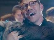 Come Will Young: video ufficiale quattro zampe l'animale