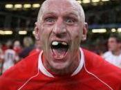 Gareth Thomas appende scarpini chiodo ritira