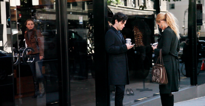 Blake Lively e Penn Badgley sul set di Gossip Girl