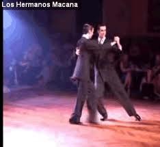 los hermanos bailan!