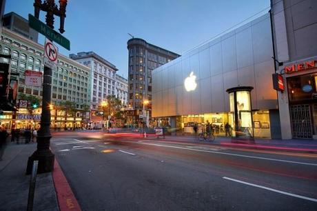 Prenota online i tuoi prodotti e ritirali nell’Apple Store più vicino, ecco il nuovo servizio lanciato da Apple