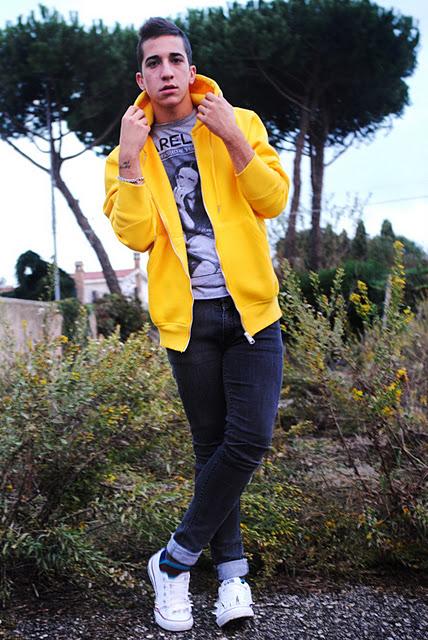 Yellow sweatshirt || OUTFIT post