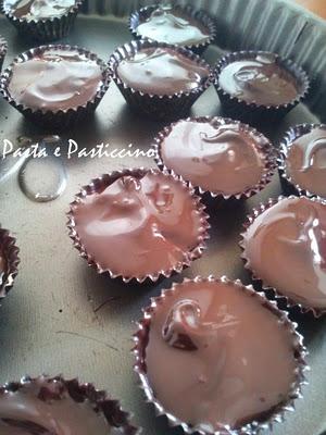 PEANUT BUTTER CUPS FOR HALLOWEEN ovvero CIOCCOLATINI AL BURRO D'ARACHIDI PER HALLOWEEN