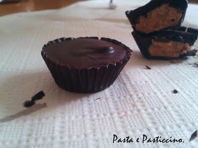 PEANUT BUTTER CUPS FOR HALLOWEEN ovvero CIOCCOLATINI AL BURRO D'ARACHIDI PER HALLOWEEN