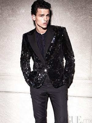 Simon Nessman in Dolce & Gabbana su Vogue Hombre