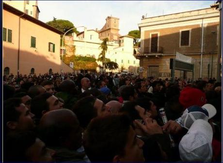 Assalto al nuovo negozio ‘Trony’, Roma Nord paralizzata!