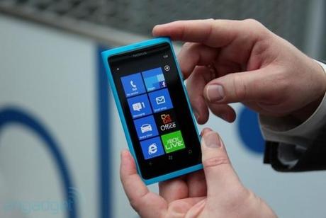 3 Italia: al via i pre-ordini del nuovo Nokia Lumia 800
