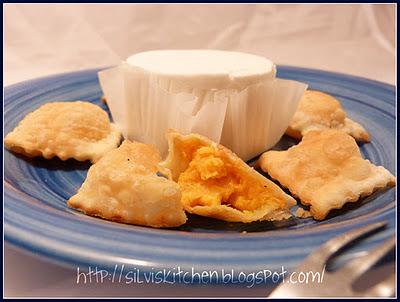 Ravioli zucca e caprino finger food